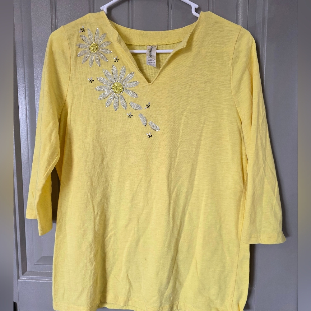 Decorated Originals Womans Medium Yellow ¾ Sleeve Embellished Shirt Nwot